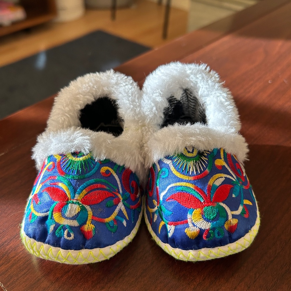 Handmade: Baby Slippers - Cross-Stitched & Embroidered - Picture 2 of 11